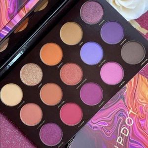 NEW Zion Eyeshadow Palette Hipdot